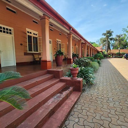 Masindi Hotel エクステリア 写真