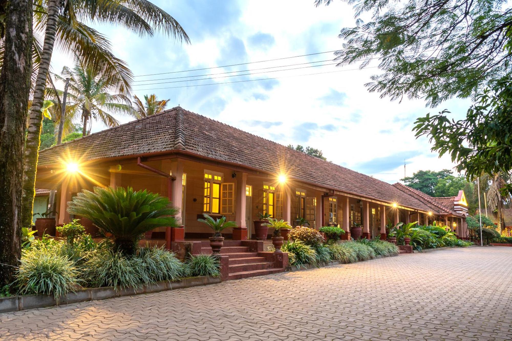 Masindi Hotel エクステリア 写真
