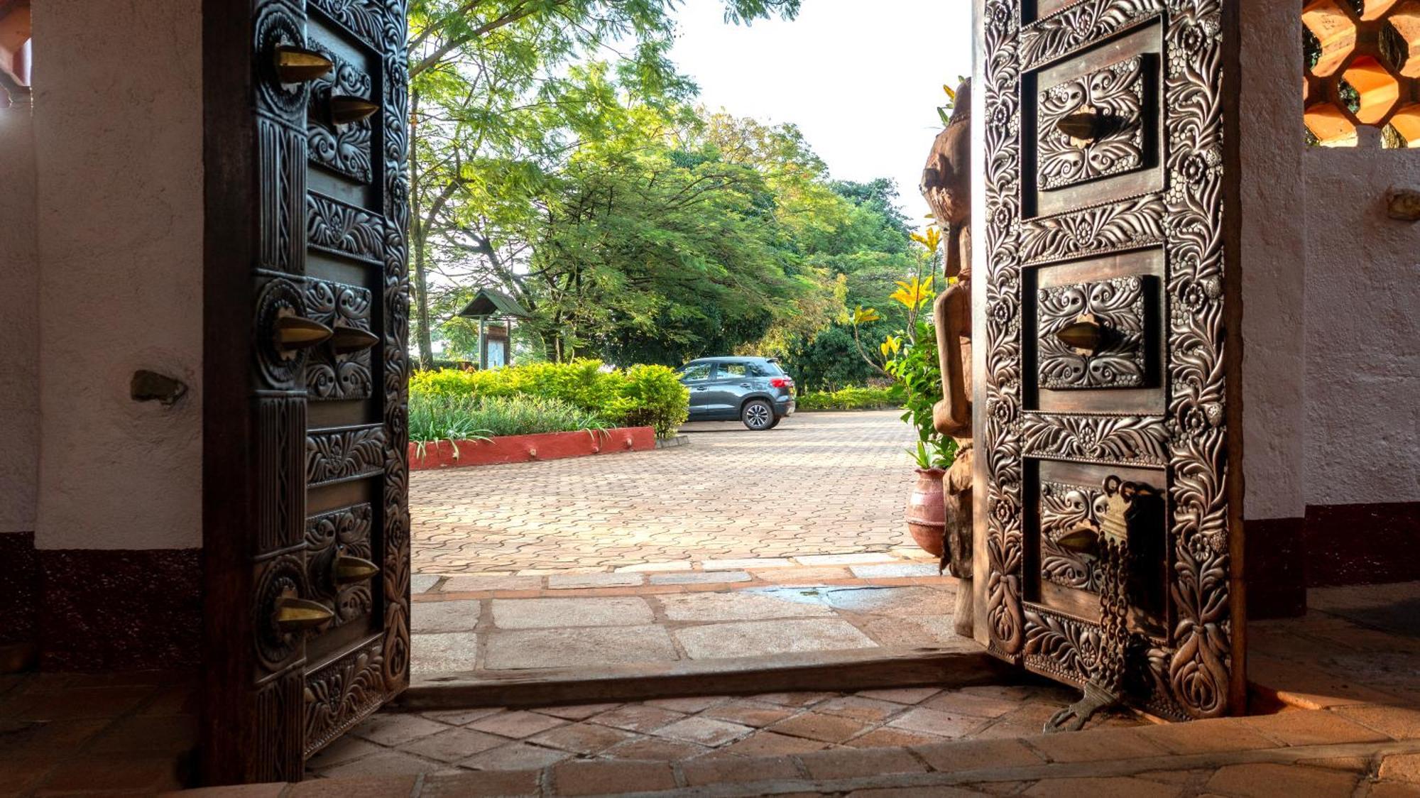 Masindi Hotel エクステリア 写真