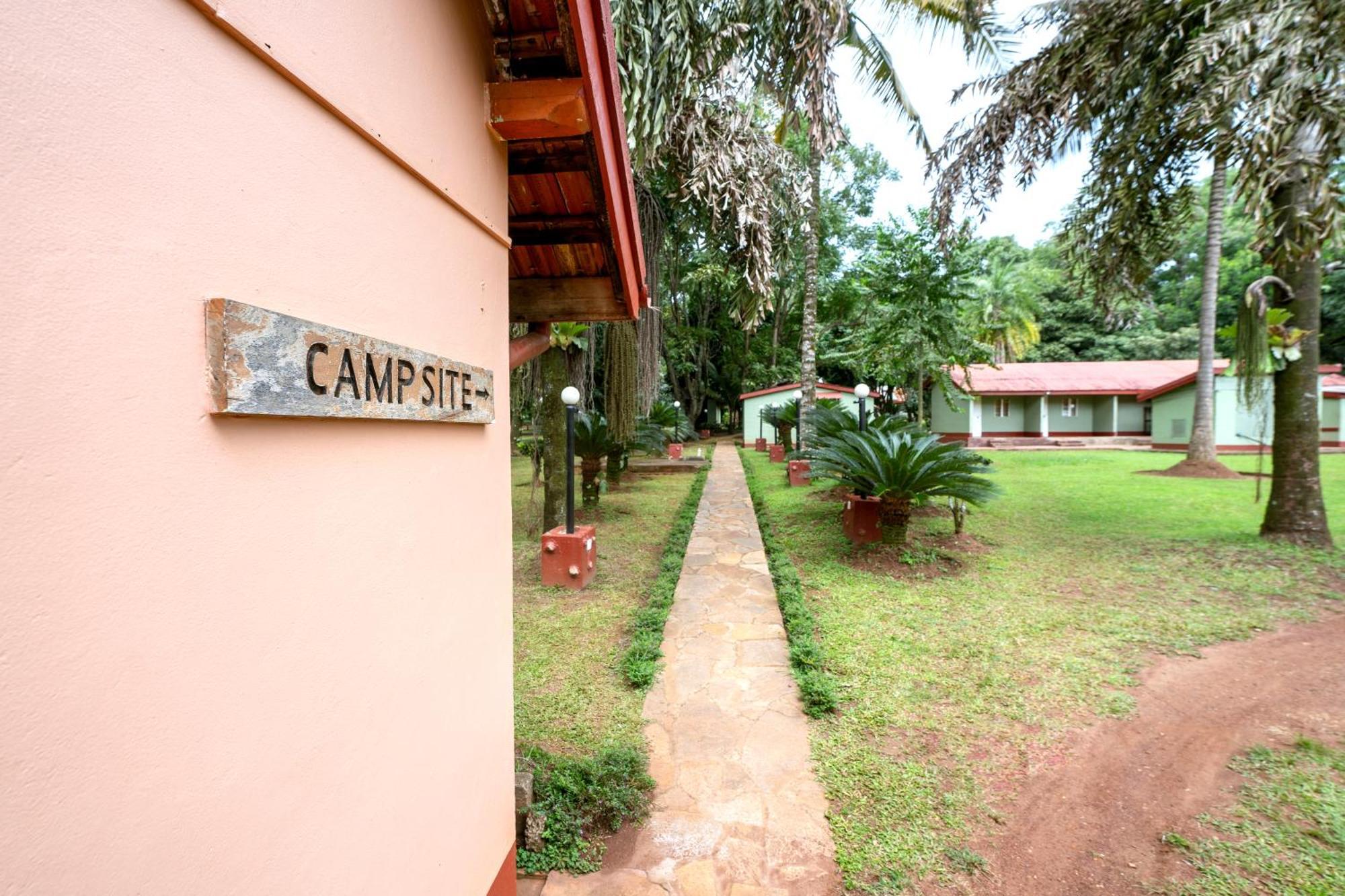 Masindi Hotel エクステリア 写真