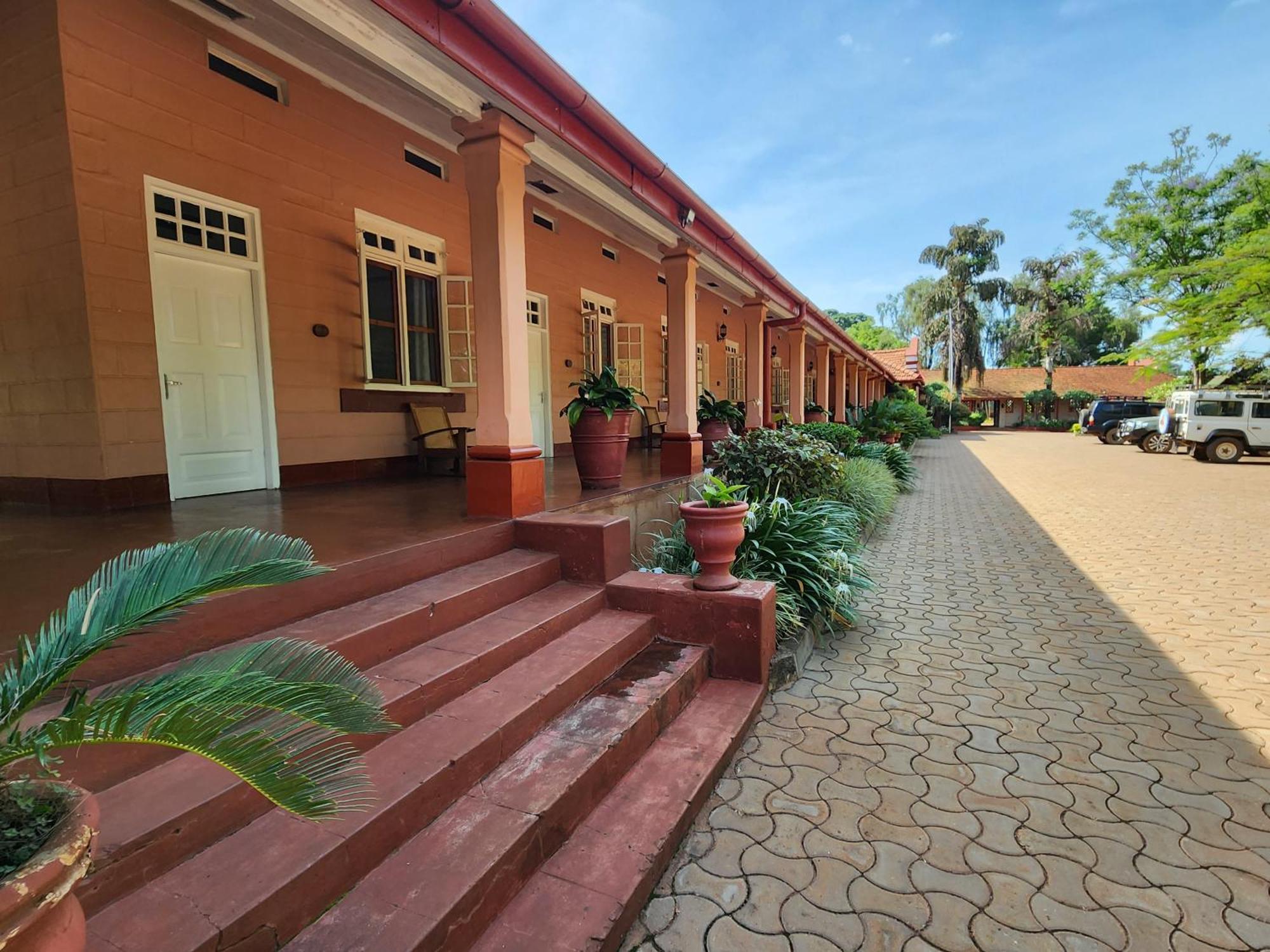 Masindi Hotel エクステリア 写真