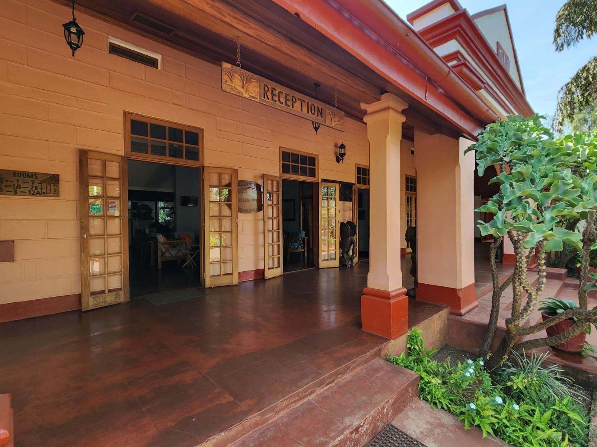 Masindi Hotel エクステリア 写真