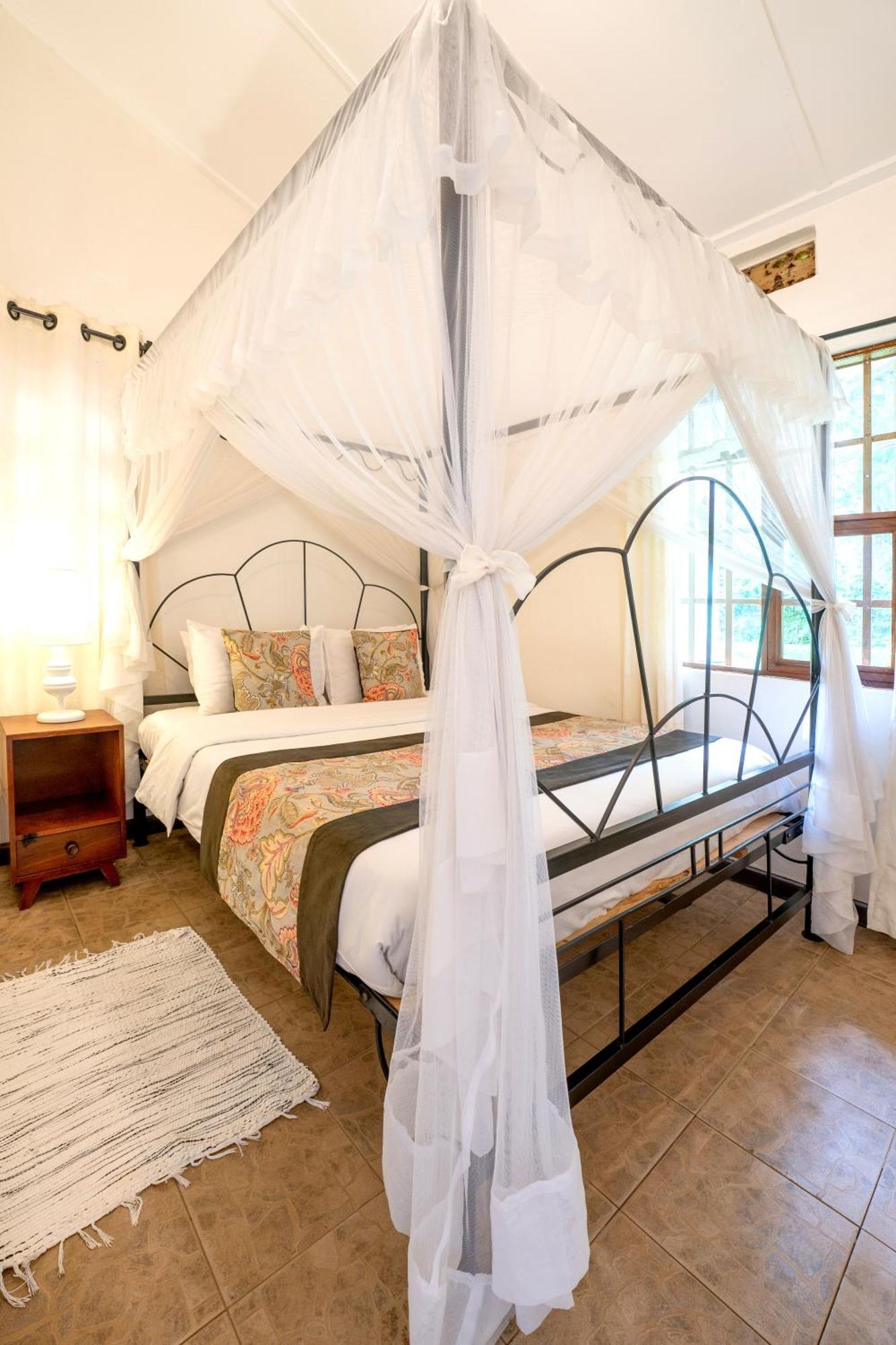 Masindi Hotel エクステリア 写真