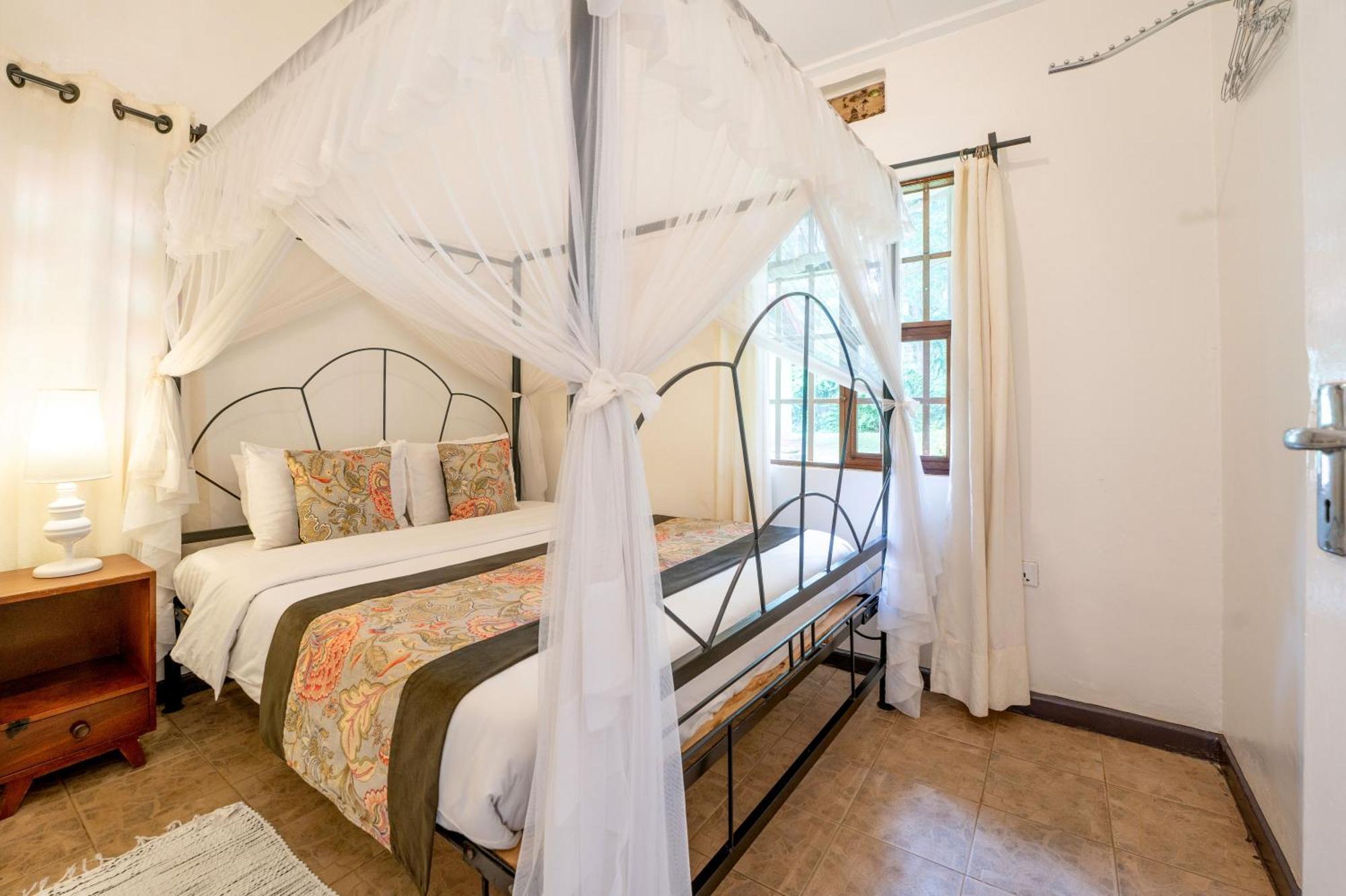 Masindi Hotel エクステリア 写真